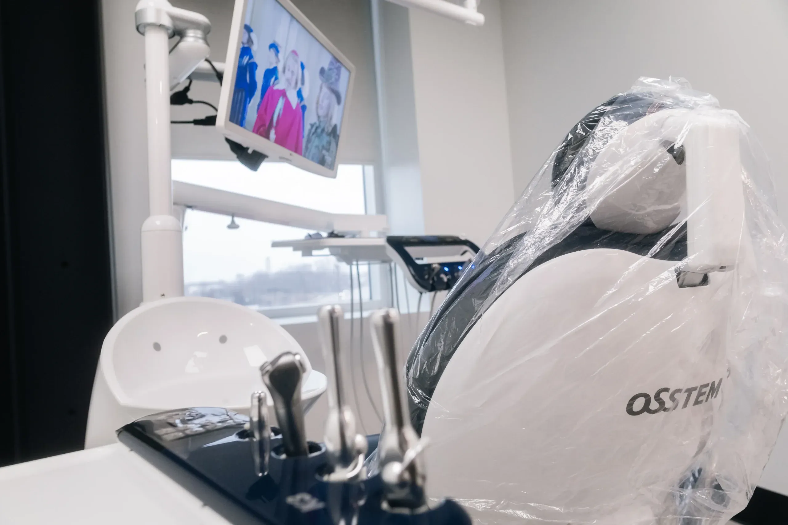 Modern patient exam room at Skyview Dental in Noblesville.